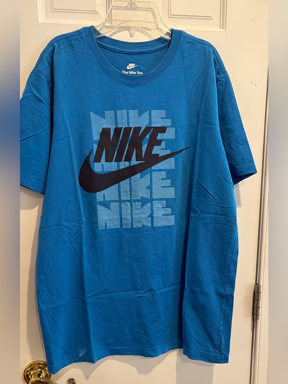 Nike Men's Blue Logo Graphic T-Shirt. Size L